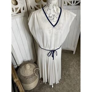 Vintage 80’s Cue Fashions Flare Dress Plus Size 20.5 White Blue Accordion